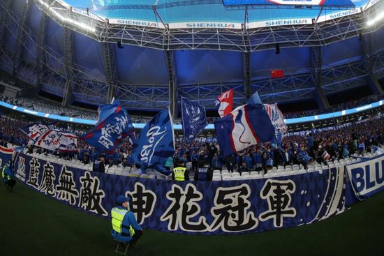他看向窗外，心中不禁祈祷，祈祷自己这次能够得偿所愿。